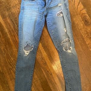 Arizona Jean Company Light Blue Distressed Skinny Jeans